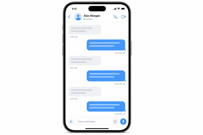 Chat Telegram su iPhone in mano con notifiche